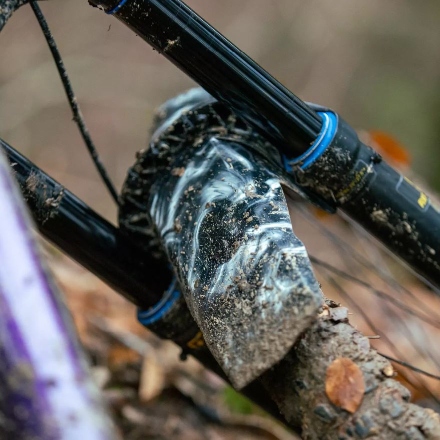 Přední blatník na vidlici Slicy DH / Enduro Long - Stigma