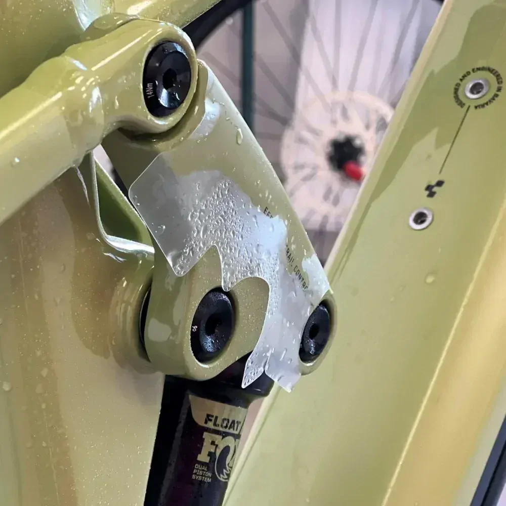 Ochranná folie invisiFRAME na míru pro MTB a ELEKTRO kola