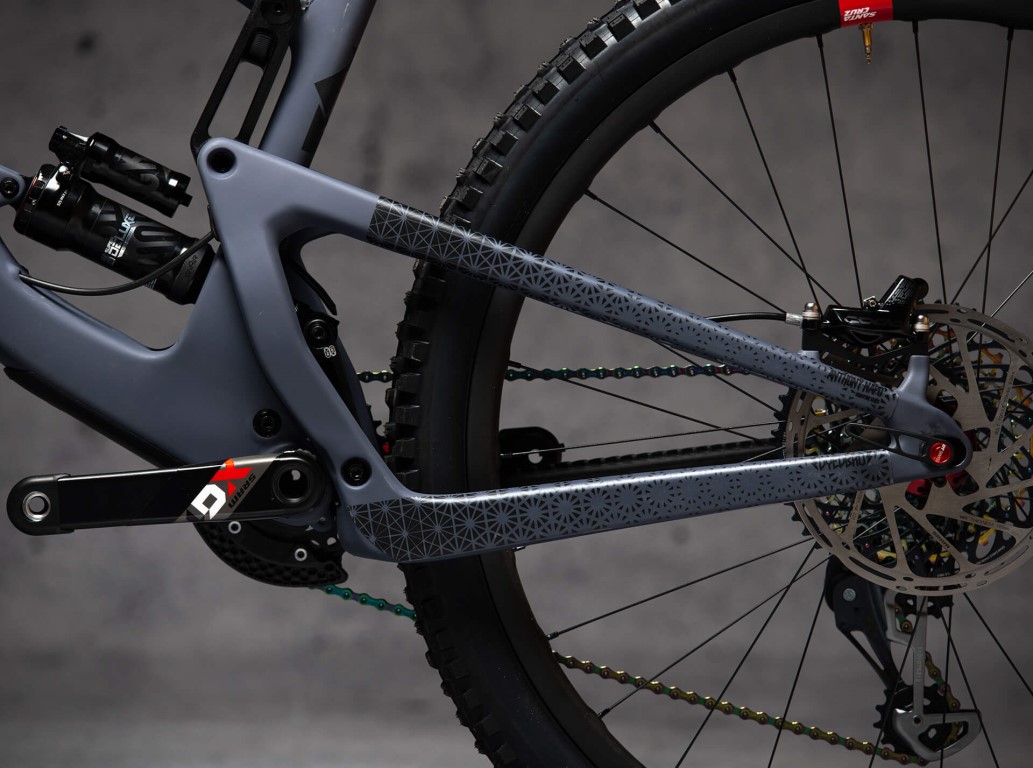 Ochranný polep DYEDbro na rám Anthony Napo MTB Signature Series Black mat