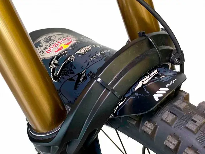 Přední blatník na vidlici AMS - RedBull Hardline