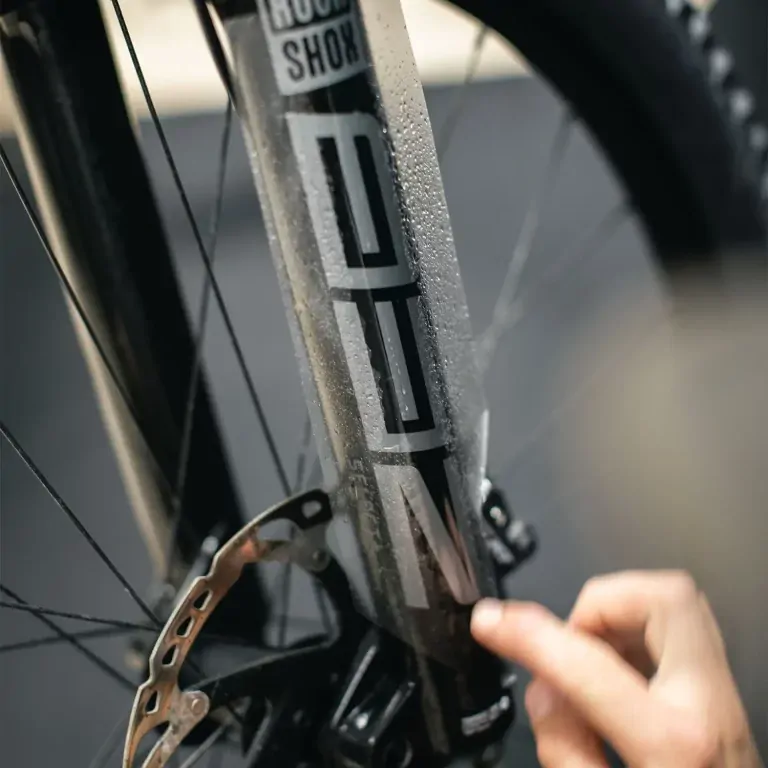 Univerzální ochranná folie na odpružené MTB vidlice Slicy