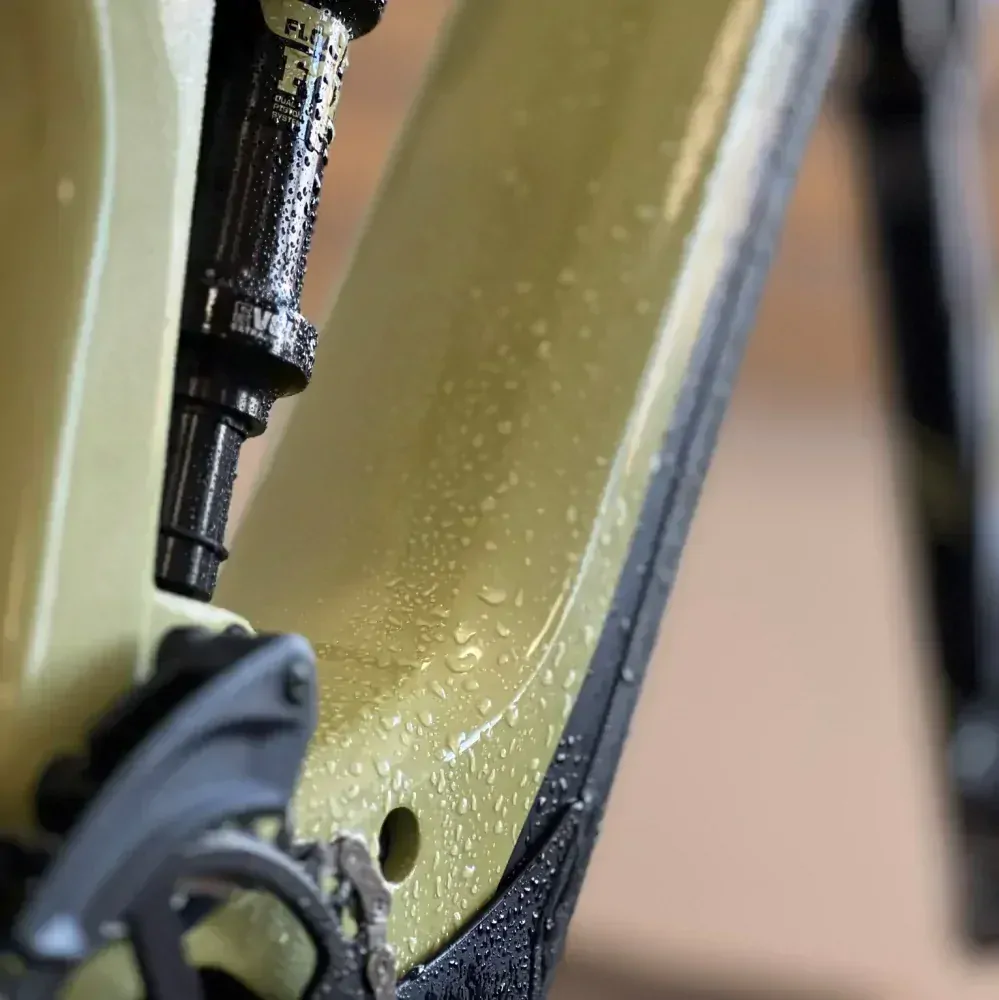 Ochranná folie invisiFRAME na míru pro MTB a ELEKTRO kola